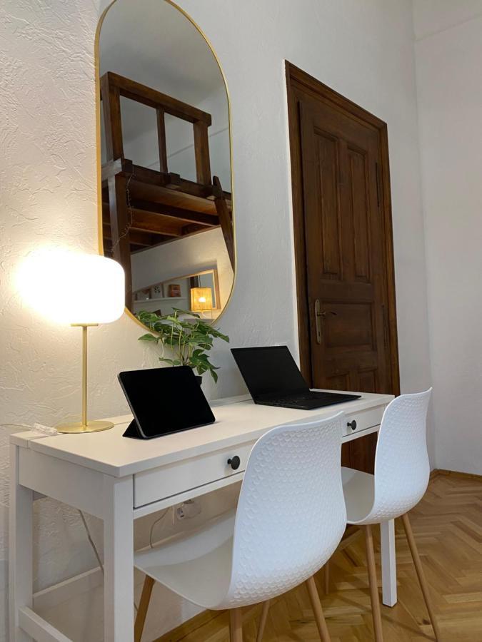 Romantic City Centre Flat - Alexandra Apartment ブダペスト エクステリア 写真
