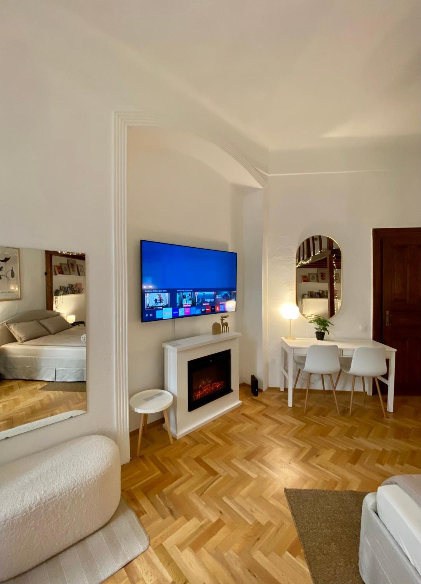 Romantic City Centre Flat - Alexandra Apartment ブダペスト エクステリア 写真