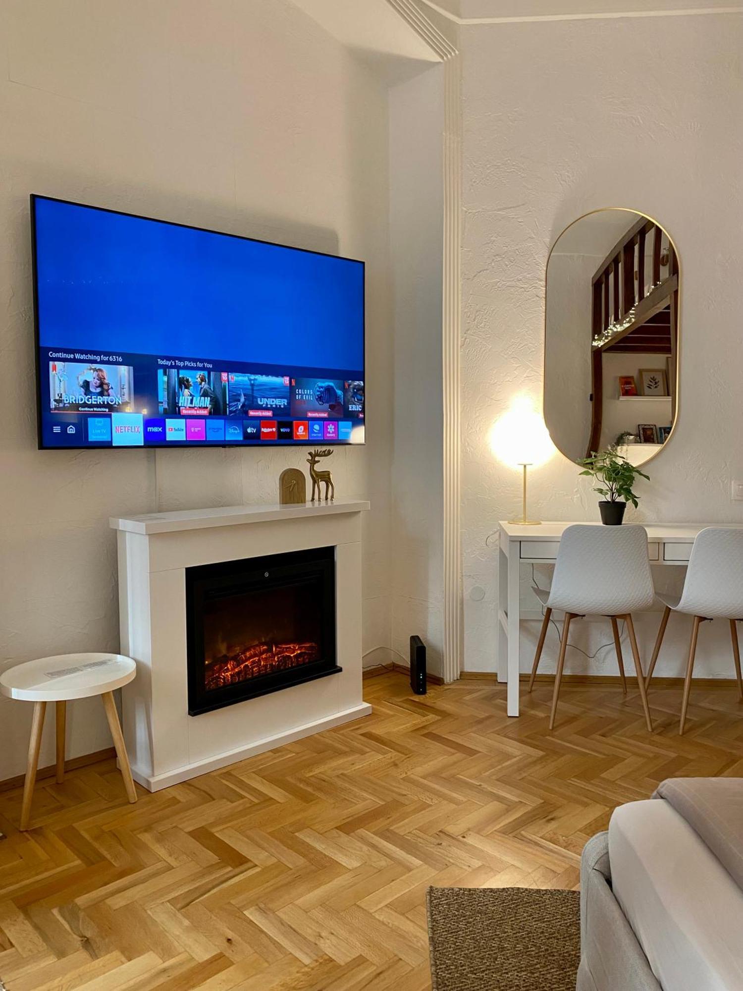 Romantic City Centre Flat - Alexandra Apartment ブダペスト エクステリア 写真